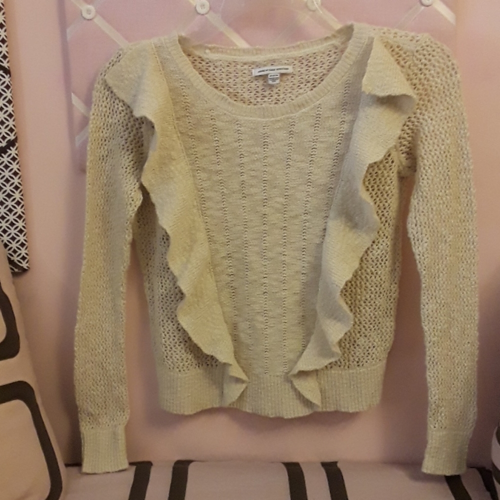 EUC American Eagle Women's Crew Neck Ruffle Accent